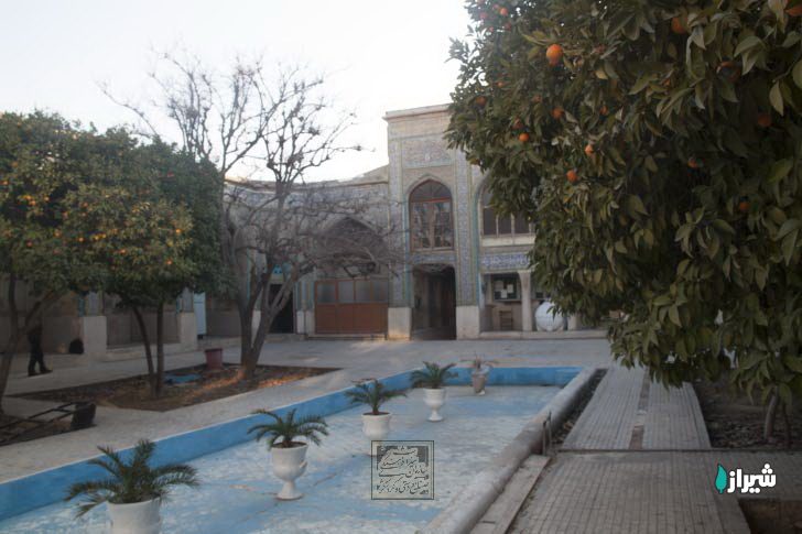 مدرسه آقا بابا خان — تصویر 1