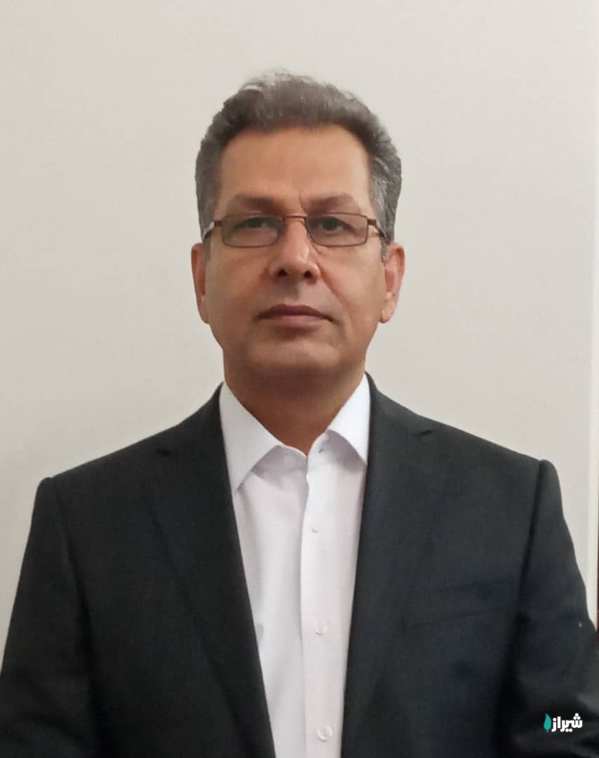 محمد رضا کشمیری دبیر رسمی فیزیک نمونه دولتی آموزش و پرورش با بیش از ۲۵ سال سابقه